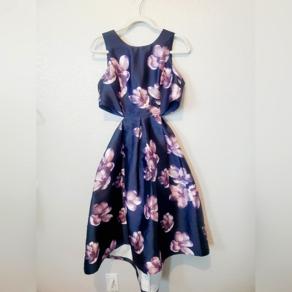 ANGL Navy & Lavender Floral Full Skirt Cut Out Back Midi Dress Size Medium - Picture 1 of 7